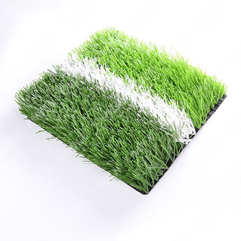 Grüner Kunstrasen mit hoher Dichte für Fußballfelder